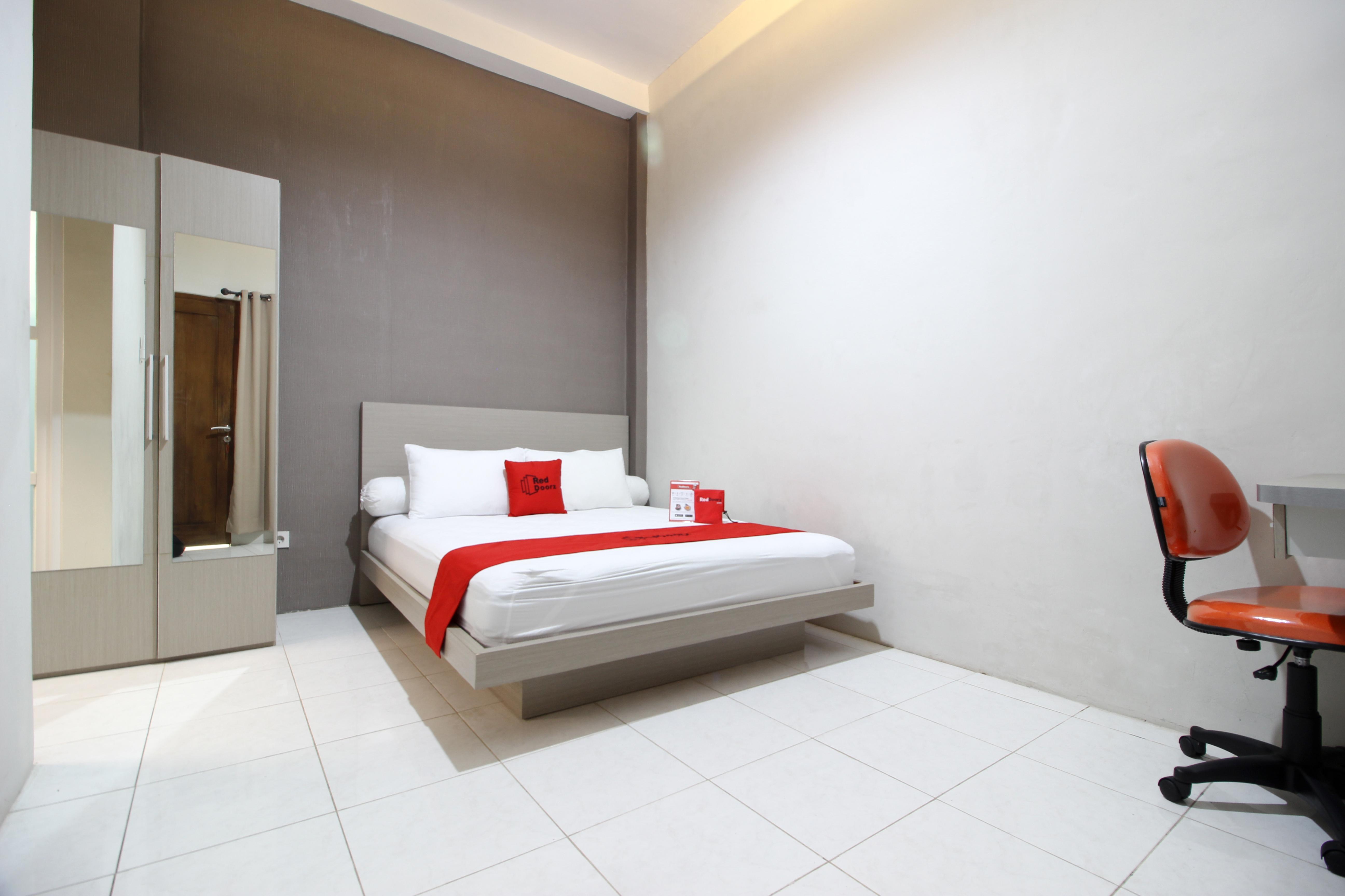 Reddoorz Plus Near Upn Jogjakarta 2 Maguwo Luaran gambar