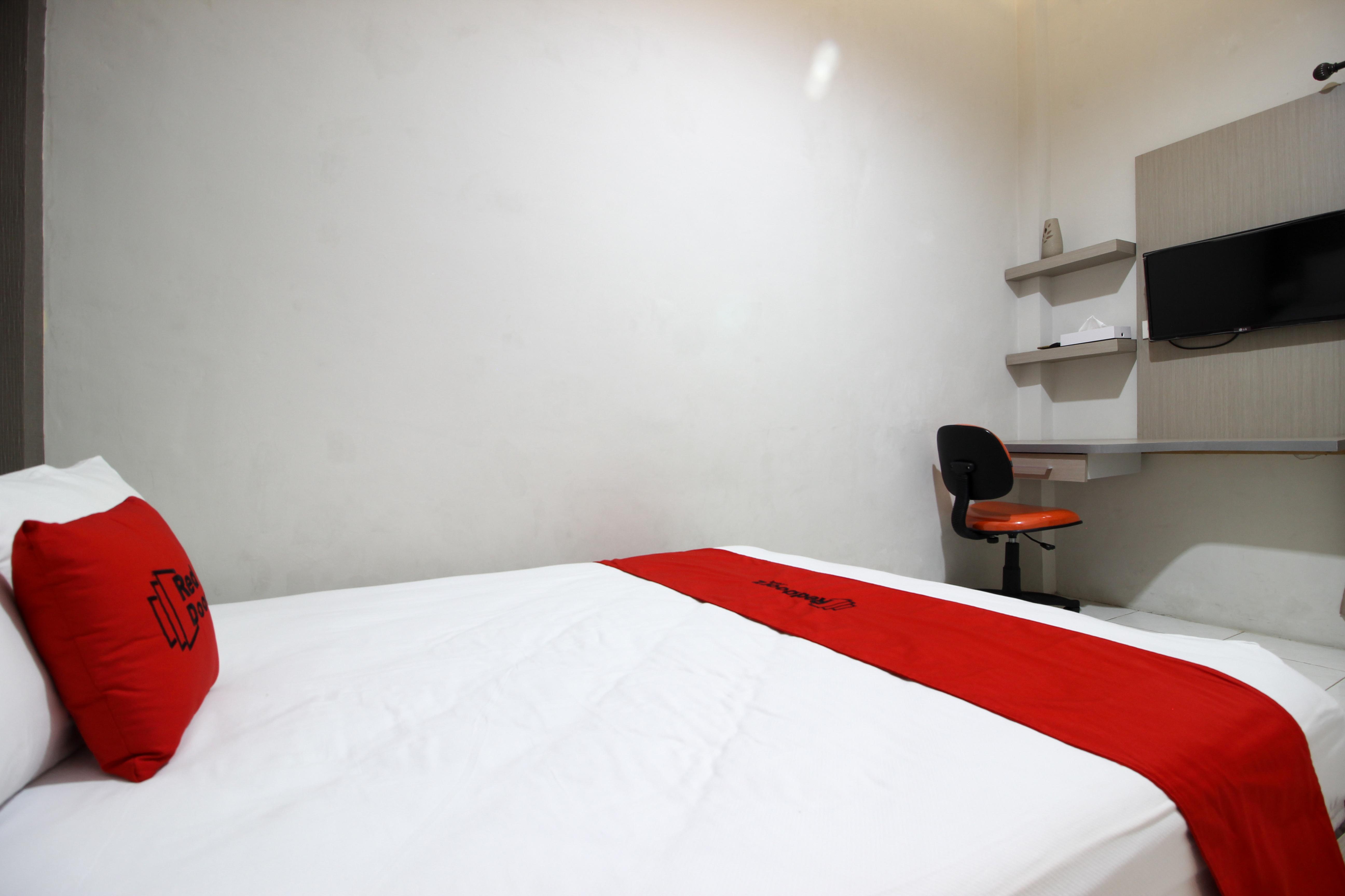 Reddoorz Plus Near Upn Jogjakarta 2 Maguwo Luaran gambar