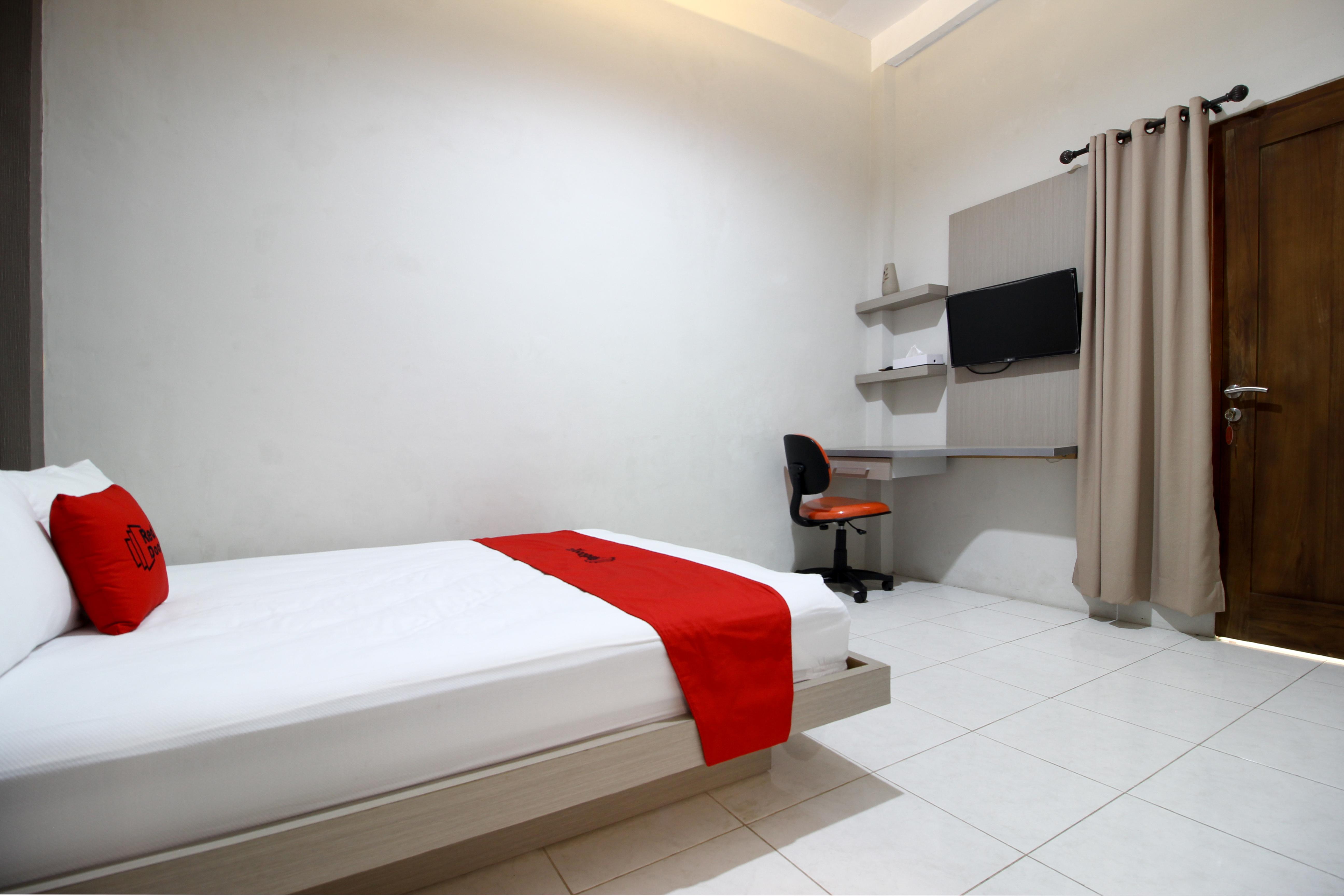 Reddoorz Plus Near Upn Jogjakarta 2 Maguwo Luaran gambar