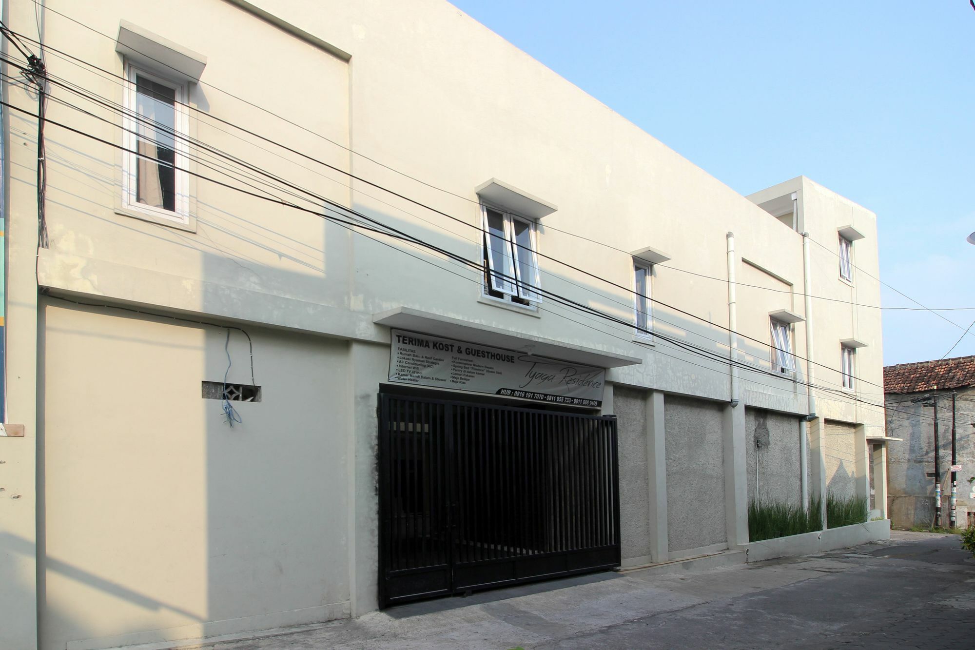 Reddoorz Plus Near Upn Jogjakarta 2 Maguwo Luaran gambar